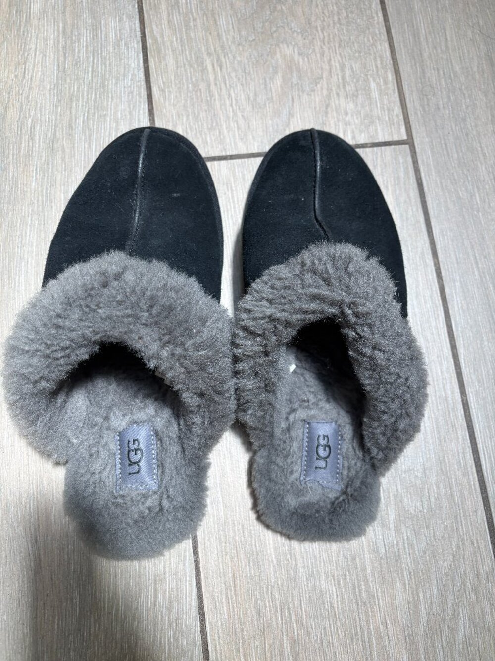 Black Ugg Slippers